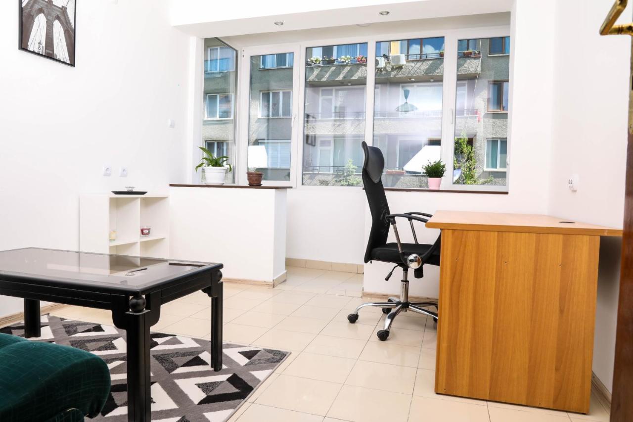 Krichim Apartments,Three-Bedroom, Large Apartment, Top Center Sofie Exteriér fotografie