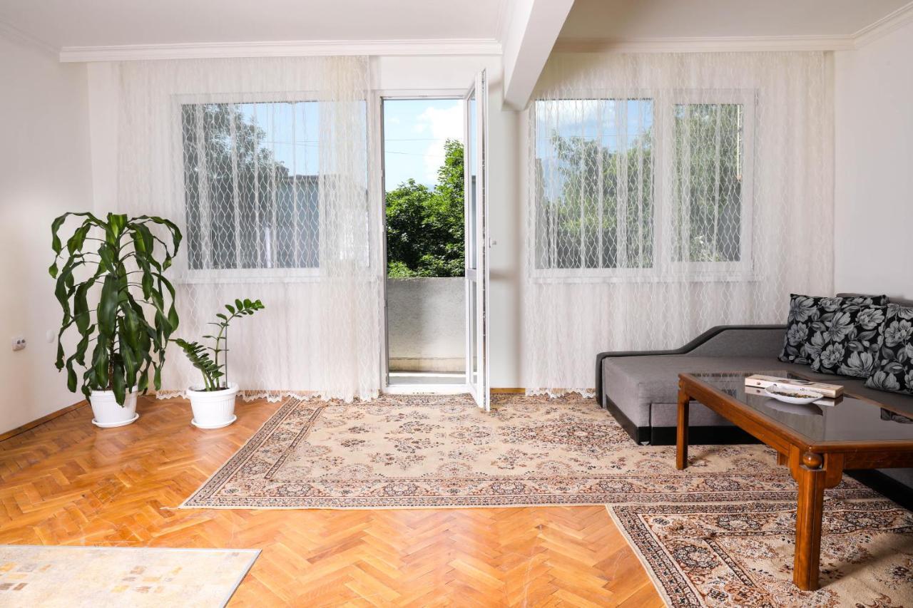Krichim Apartments,Three-Bedroom, Large Apartment, Top Center Sofie Exteriér fotografie