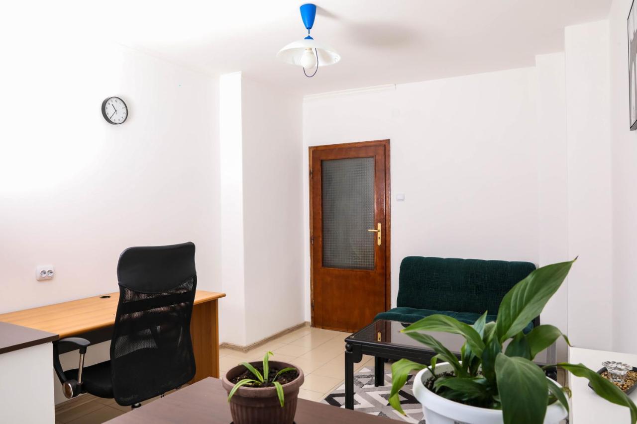 Krichim Apartments,Three-Bedroom, Large Apartment, Top Center Sofie Exteriér fotografie