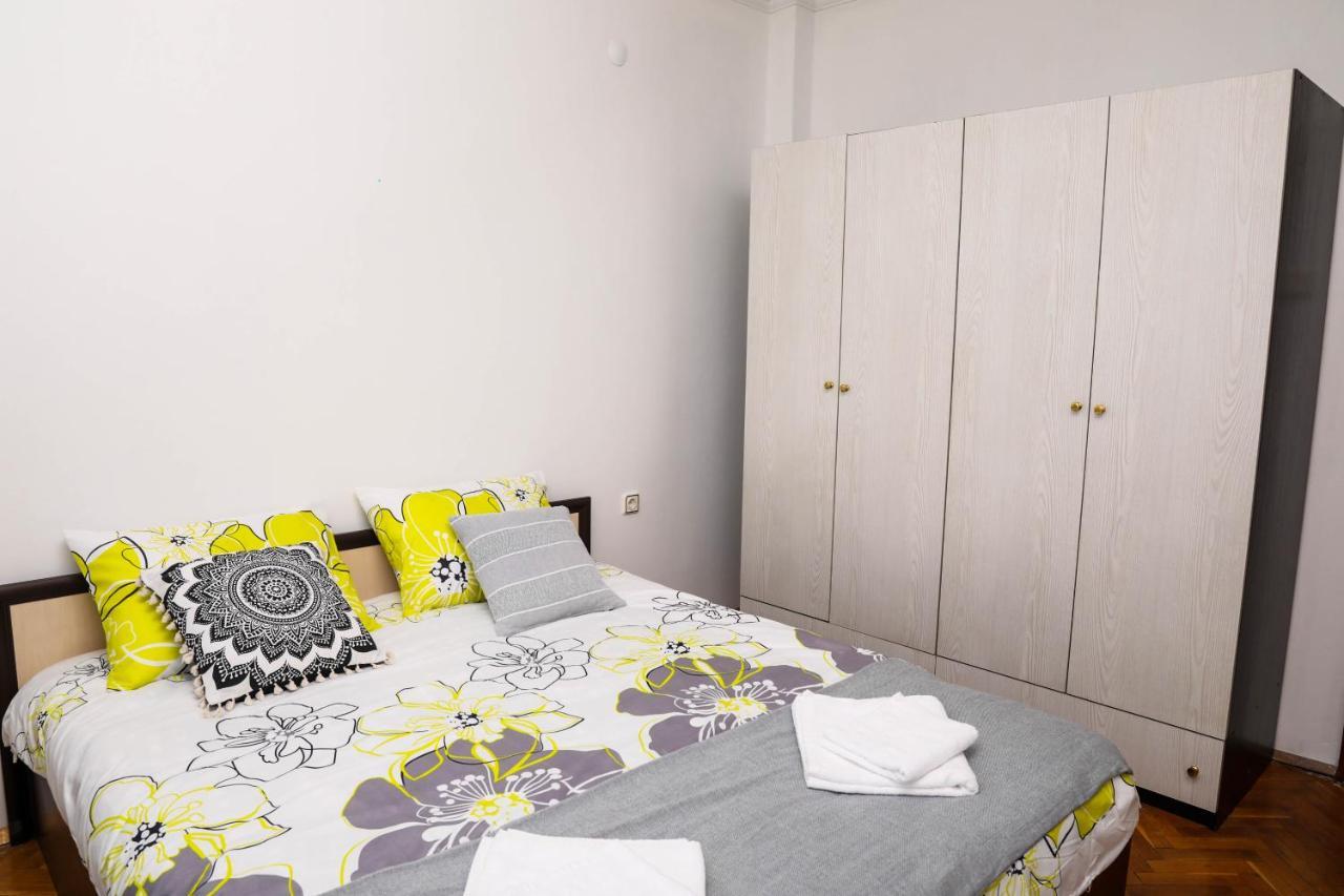 Krichim Apartments,Three-Bedroom, Large Apartment, Top Center Sofie Exteriér fotografie