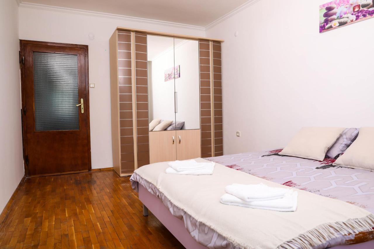 Krichim Apartments,Three-Bedroom, Large Apartment, Top Center Sofie Exteriér fotografie